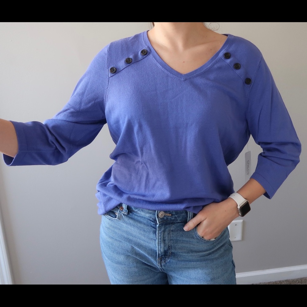 NWT || Size 2 Chico’s Button Detail V-Neck Pullover in Violet Breeze
